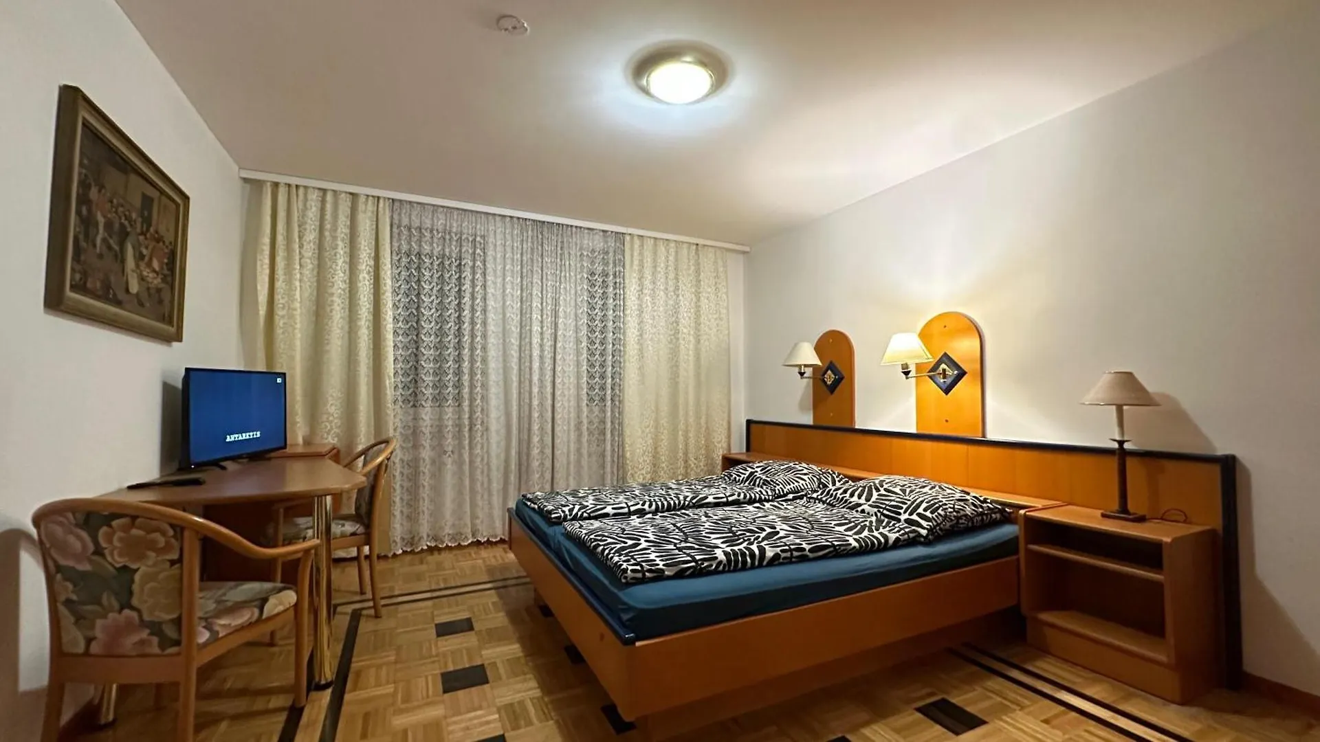 Pension Francesco Nuremberg Guest house